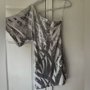 B Darlin size 3/4 one sleeve silver and white dress